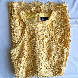 Yellow lace Lulu's dress
